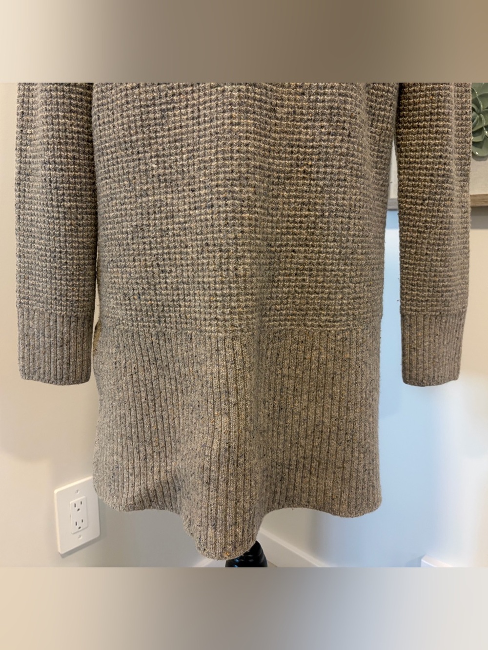 Roots Taupe Knit Lambswool Blend Button-Up Cardigan With Pockets! - Picture 10 of 13